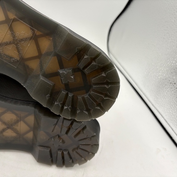 Dr. Martens 2976 Women US 10 Gray Virginia Leather Chelsea Boots New with tags - Picture 11 of 15